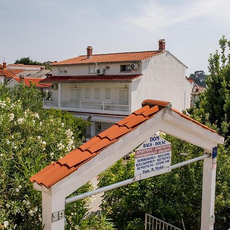 Lovely Meta Apartments Palit Exterior photo