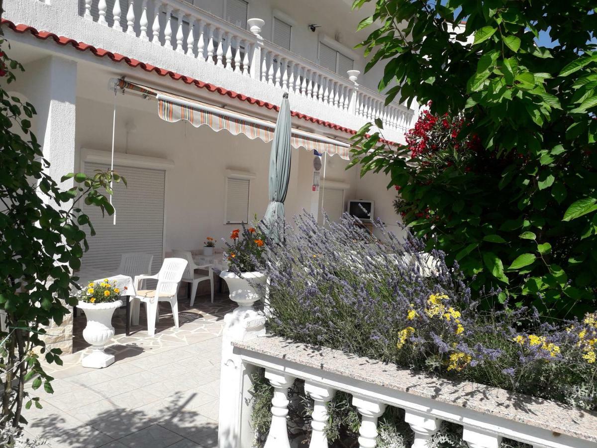 Lovely Meta Apartments Palit Exterior photo
