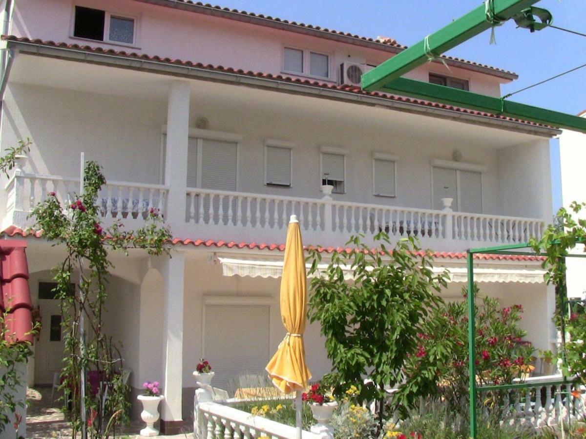 Lovely Meta Apartments Palit Exterior photo